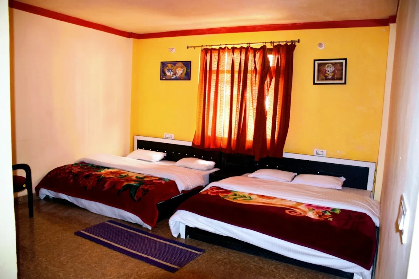 Bharat Shree Guest House Badrinath [Full View Of The Comfortable Double Bed In The Room]