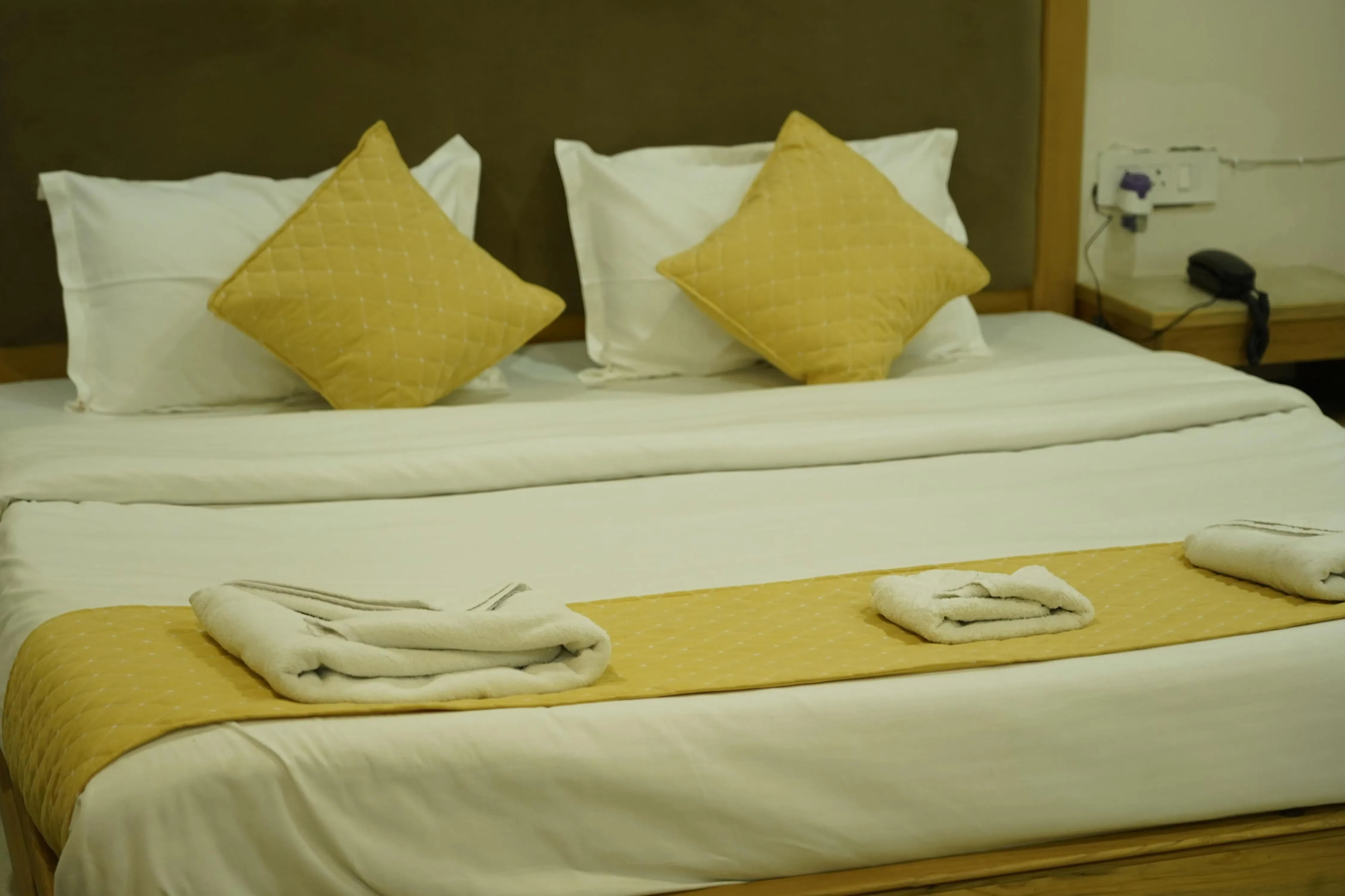 Hotel Devas Retreat, Joshimath Joshimath [King Bed]
