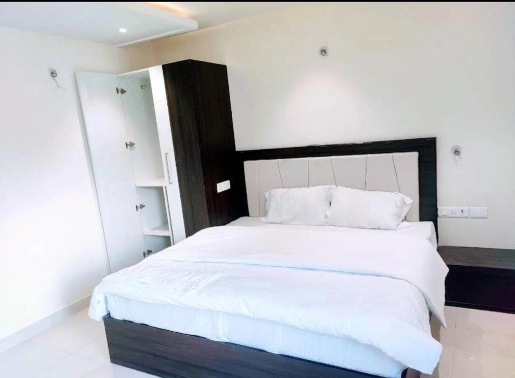 Hotel Vinayak Pipalkoti [Full Bed View]