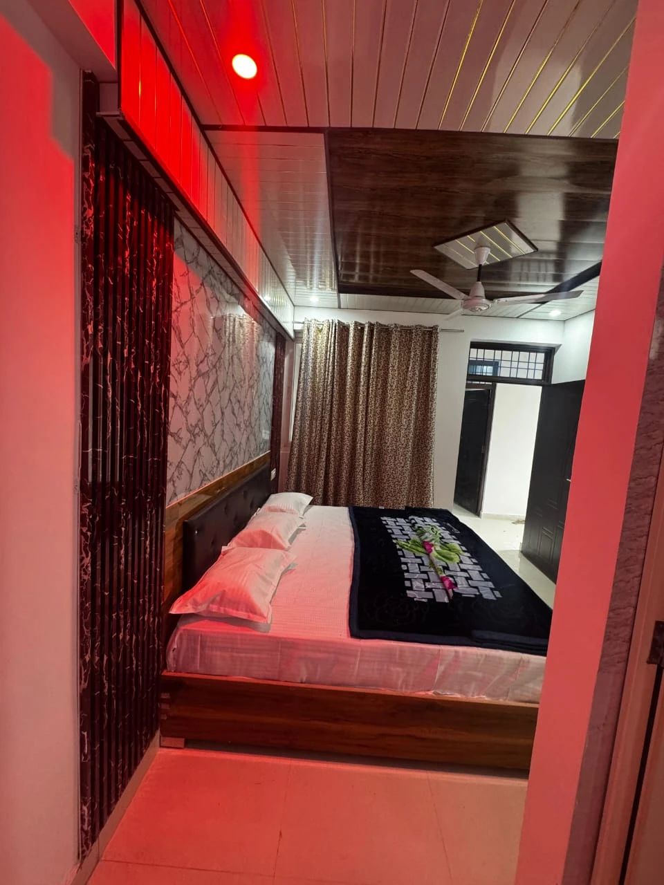 Hotel Rajput And Restaurants Pipalkoti [Comfortable Full View Of The Hotel Room Bed]