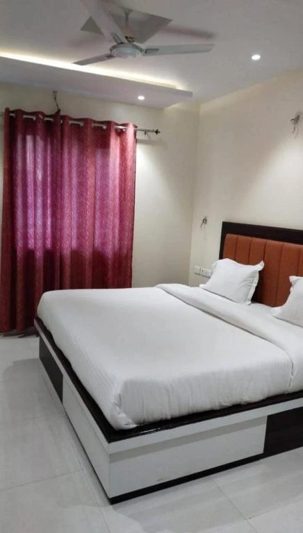 Hotel Vinayak Pipalkoti [Comfortable Full View Of The Hotel Room Bed]